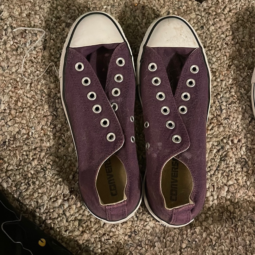 Mens shoe size 6 deep purple converses not in perfect condition